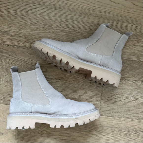 Dolce Vita Lug Sole Boots - Picture 1 of 6